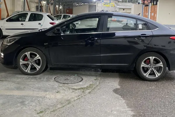 چری، آریزو 5T اسپرت FL