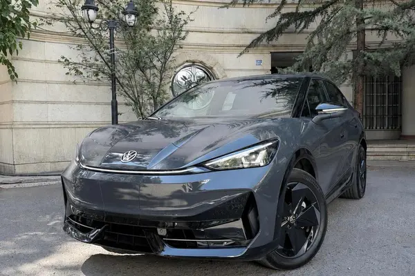 فولکس  آی دی یونیکس