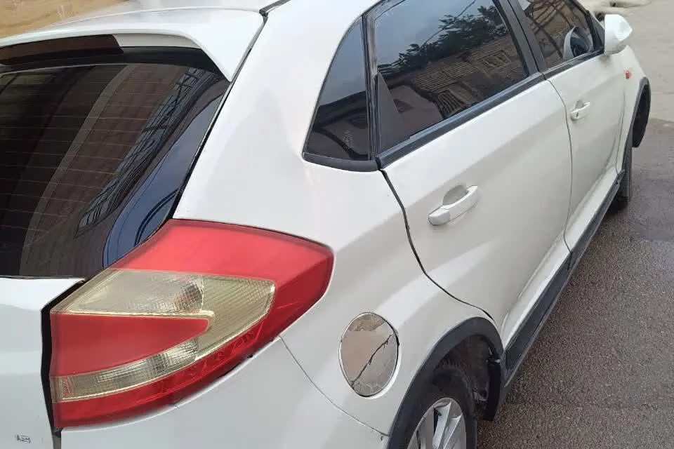 ام وی ام،  315هاچ بک