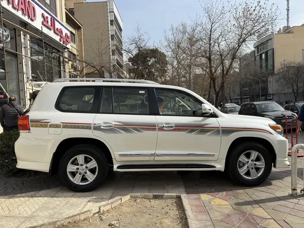 تویوتا، لندکروز چهار در