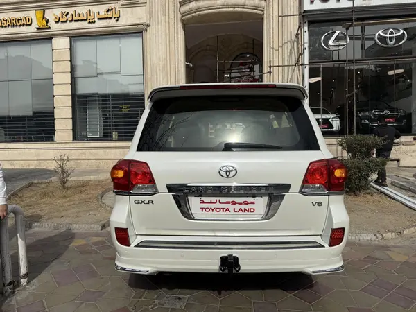 تویوتا، لندکروز چهار در