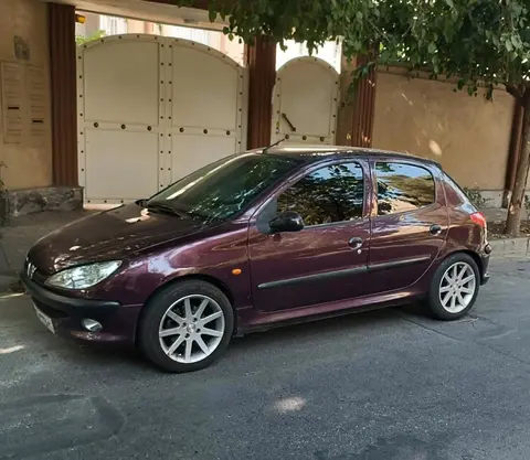 پژو، 206