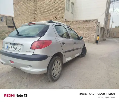 پژو، 206