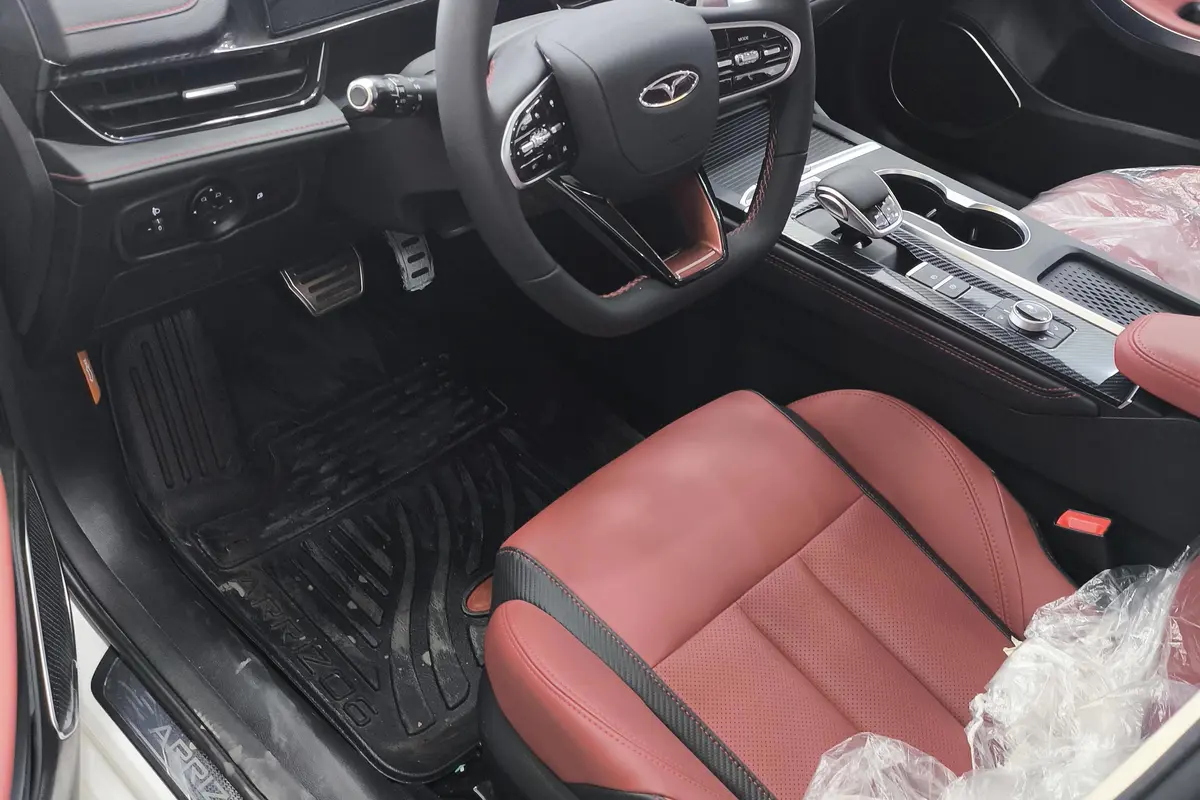 فونیکس،  آریزو 6 جی تی (Z6 GT)