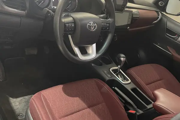 تویوتا، هایلوکس دو کابین