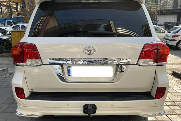 تویوتا، لندکروز چهار در