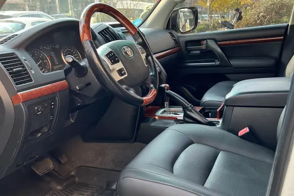 تویوتا، لندکروز چهار در