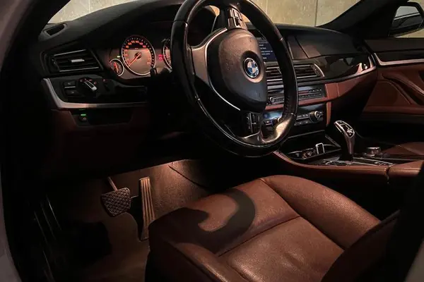 ب ام و، سری 5 سدان