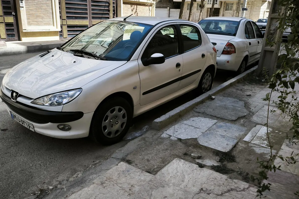 پژو،  206