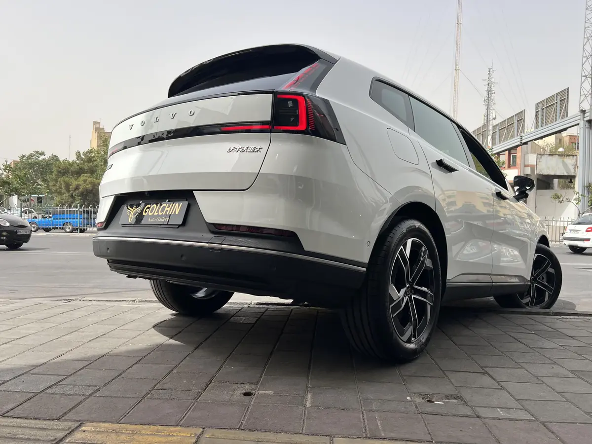 ولوو،  XC70