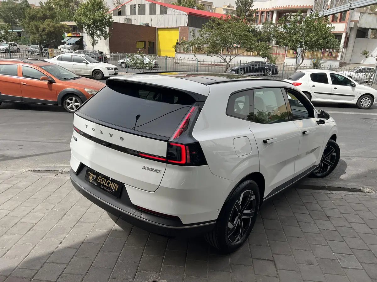 ولوو،  XC70