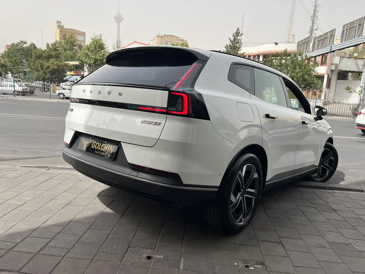 ولوو،  XC70