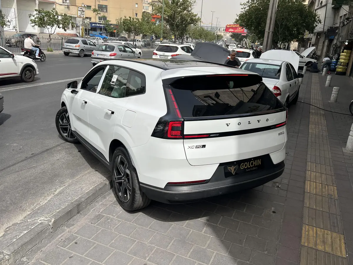 ولوو،  XC70