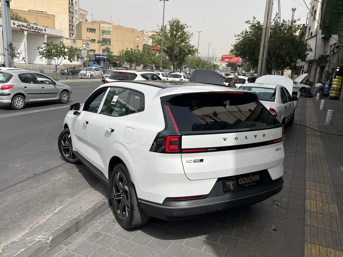 ولوو،  XC70