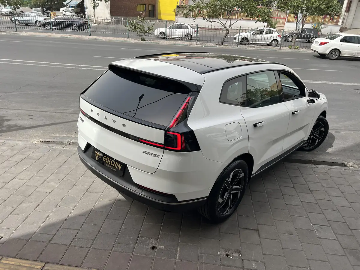 ولوو،  XC70