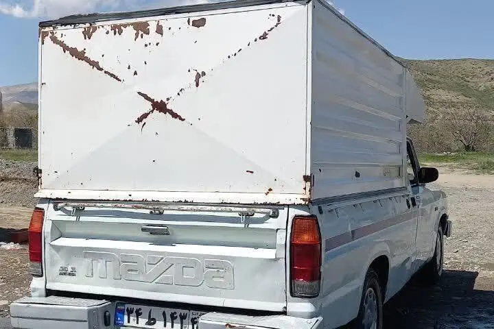مزدا  وانت تک‌کابين