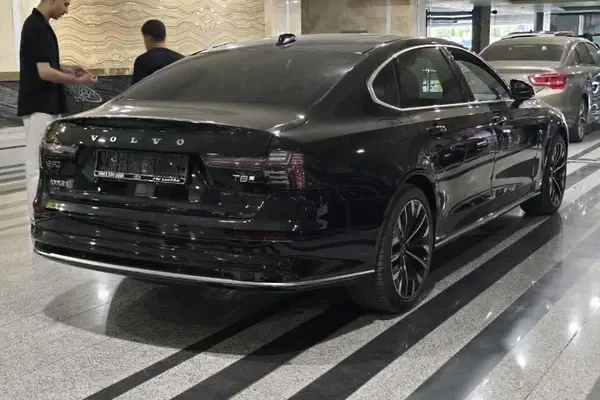 ولوو  S90
