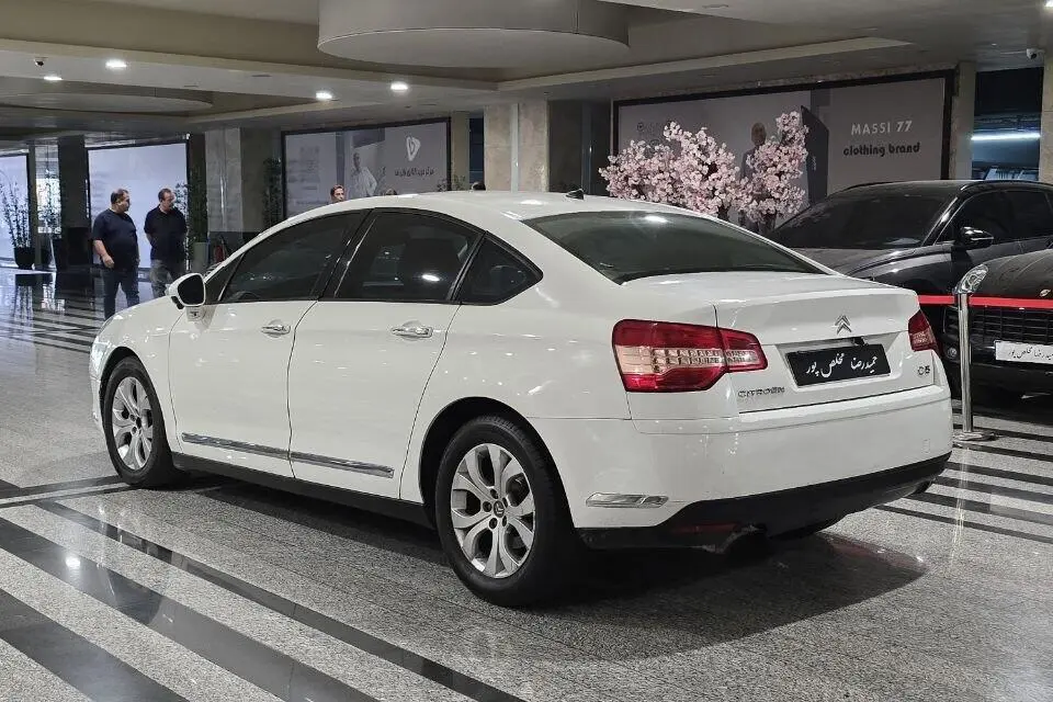 سیتروئن  C5