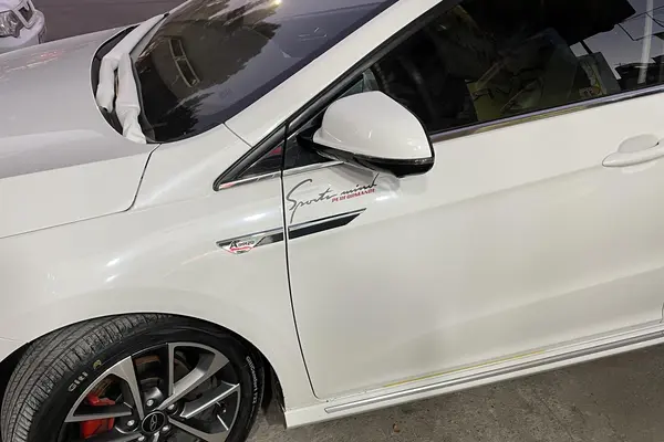 فونیکس، آریزو 6 پرو