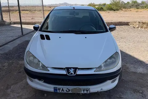 پژو، 206