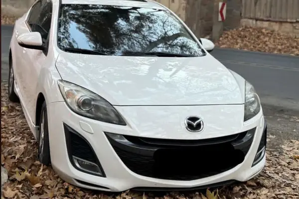 مزدا، 3 نیو صندوق دار