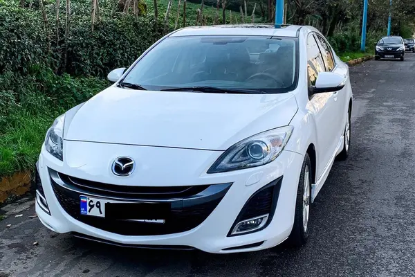 مزدا، 3 نیو صندوق دار