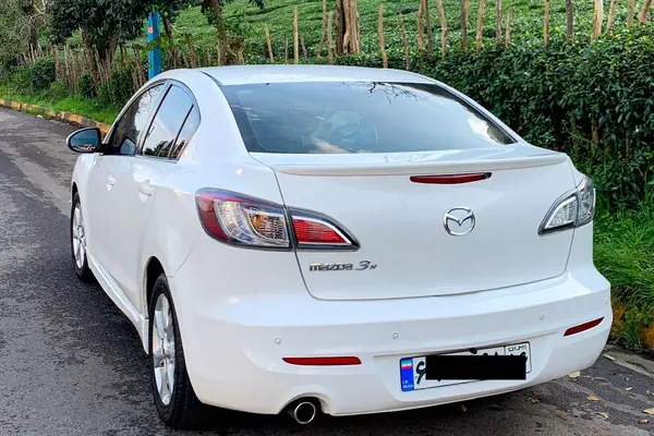 مزدا، 3 نیو صندوق دار