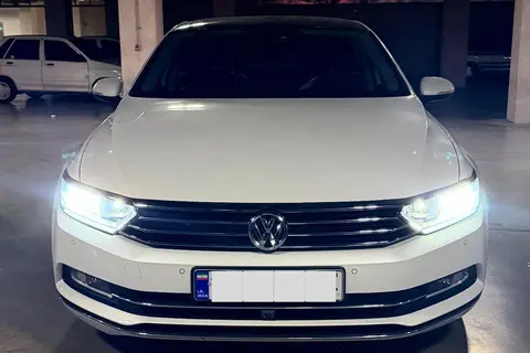 فولکس، پاسات