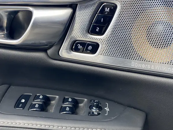ولوو  S90