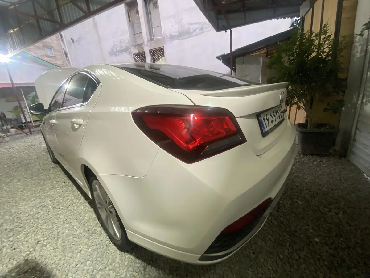 ام جی،  6
