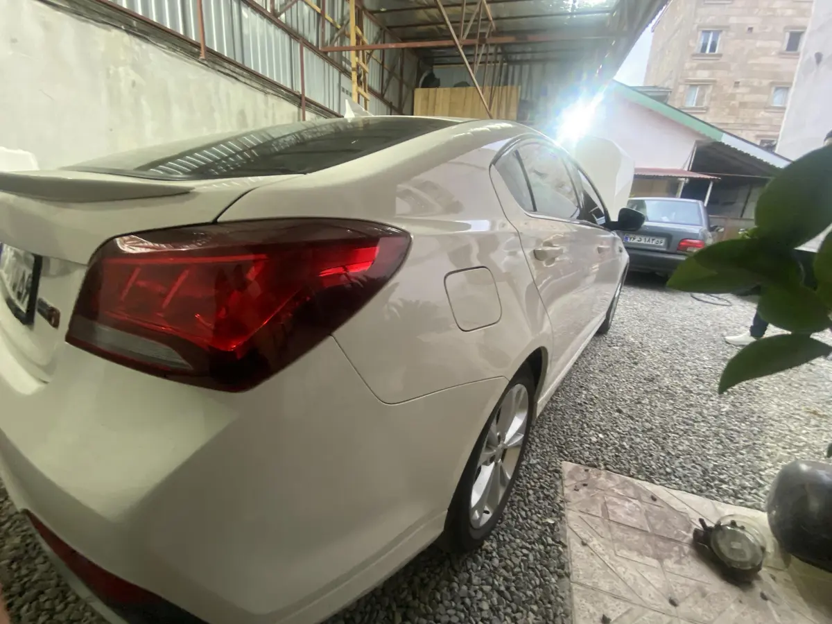 ام جی،  6