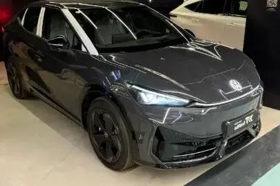 پیش فروش فولکس، آی دی یونیکس