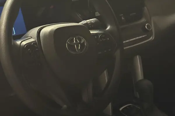 تویوتا، کرولا کراس هیبرید