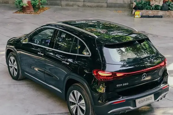 بنز، کلاس EQA