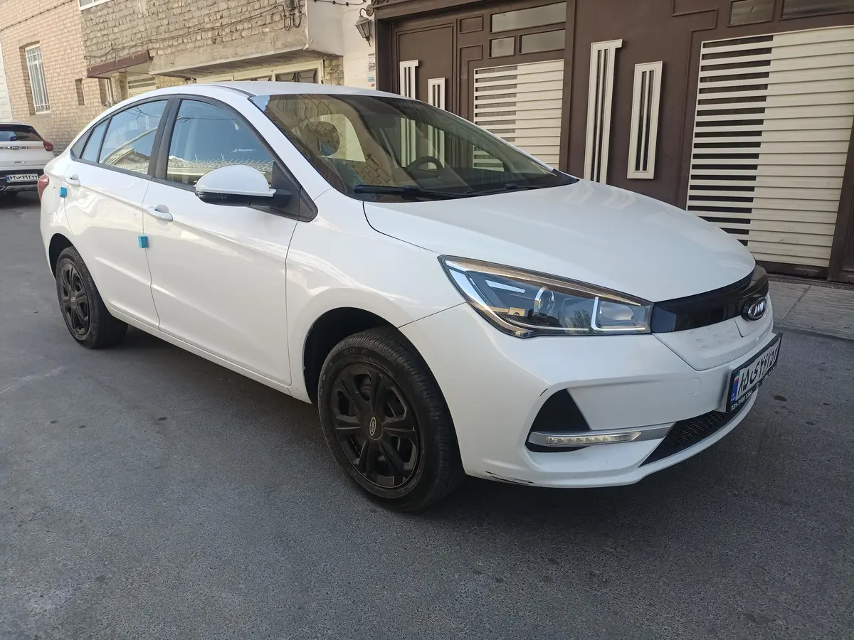 ام وی ام،  آریزو 5ev
