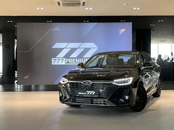 فونیکس، آریزو 8 (Z8)