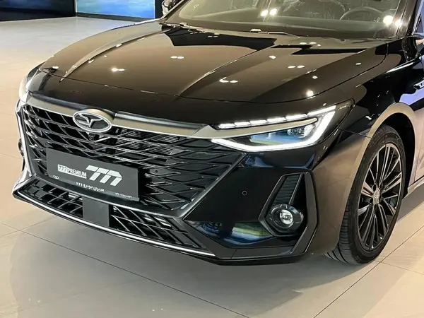 فونیکس، آریزو 8 (Z8)