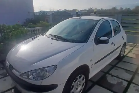 پژو، 206