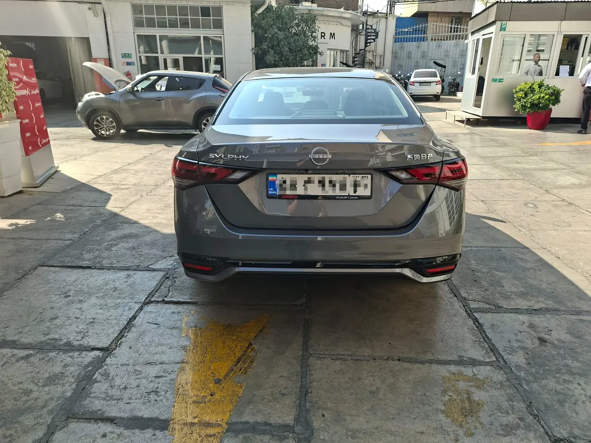 نیسان،  سیلفی