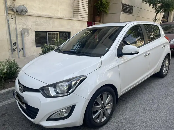 هیوندای  i20