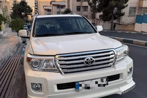 تویوتا، لندکروز چهار در