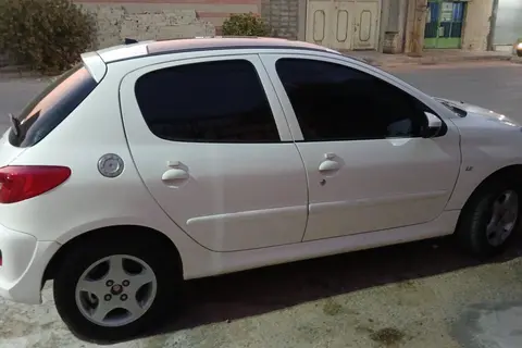 پژو، 207