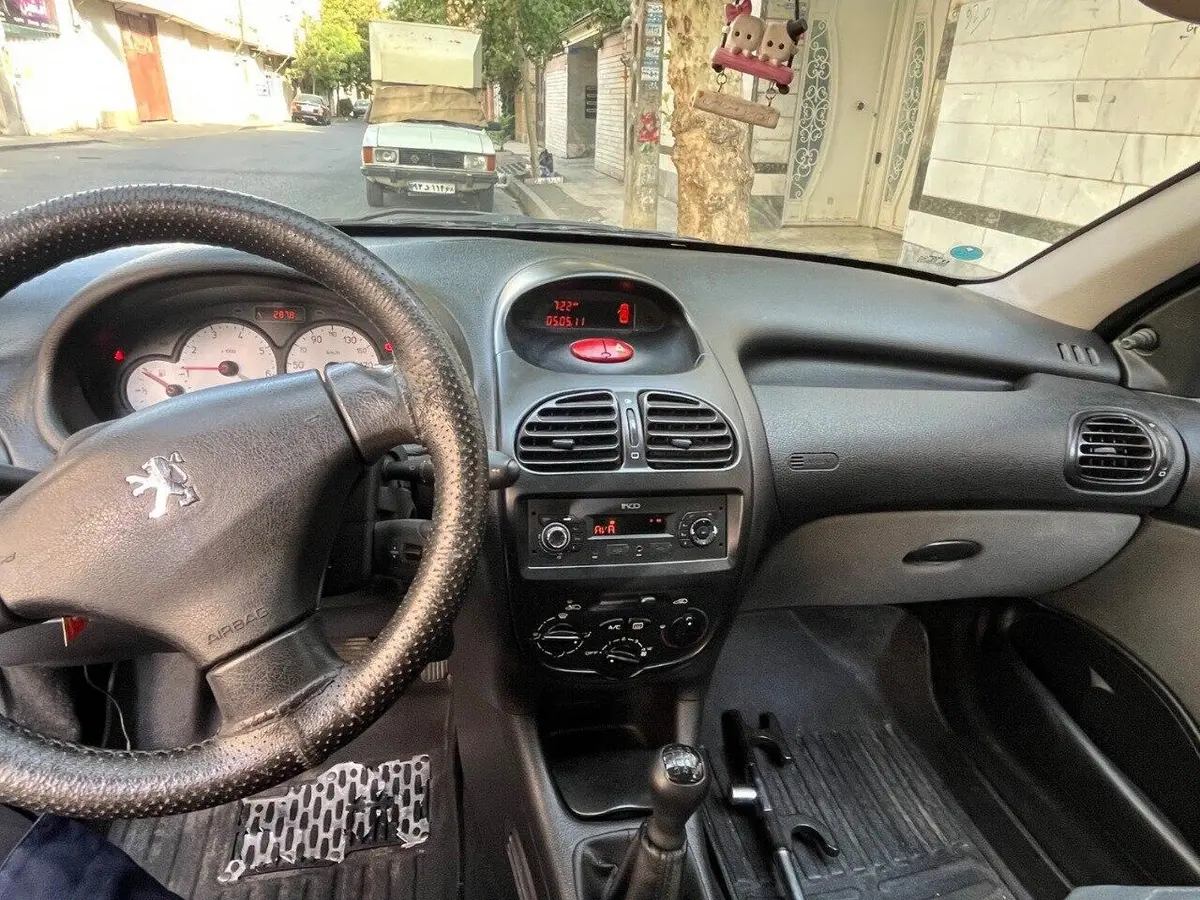 پژو  206