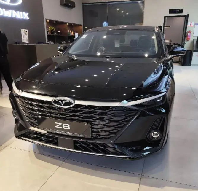 فونیکس،  آریزو 8 (Z8)