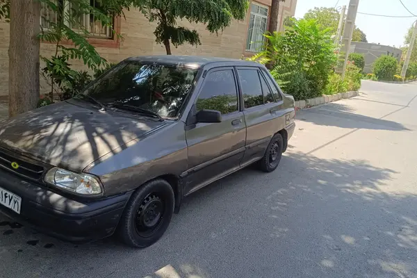 پراید، صندوق دار