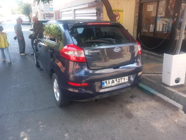 ام وی ام  315هاچ بک