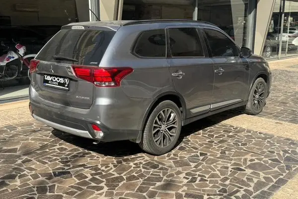 میتسوبیشی، اوتلندر