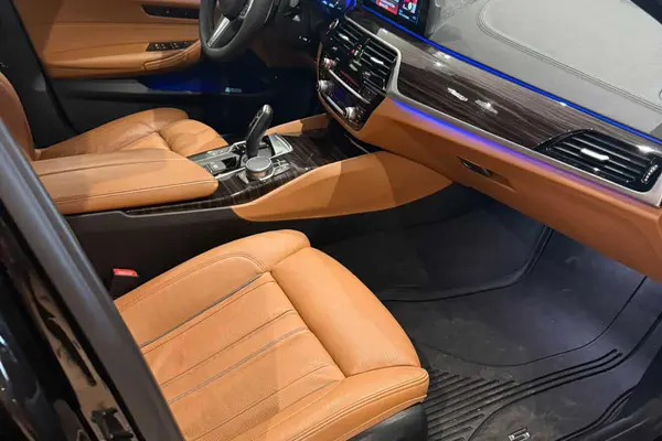 ب ام و، سری 5 سدان