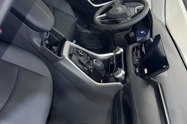 تویوتا، راوفور هیبرید