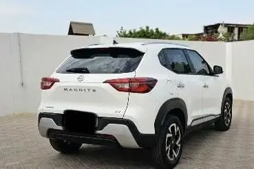 نیسان،  مگنایت